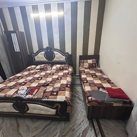 S4 Home Stay -5 Mint From Golden Temple Амритсар Екстериор снимка