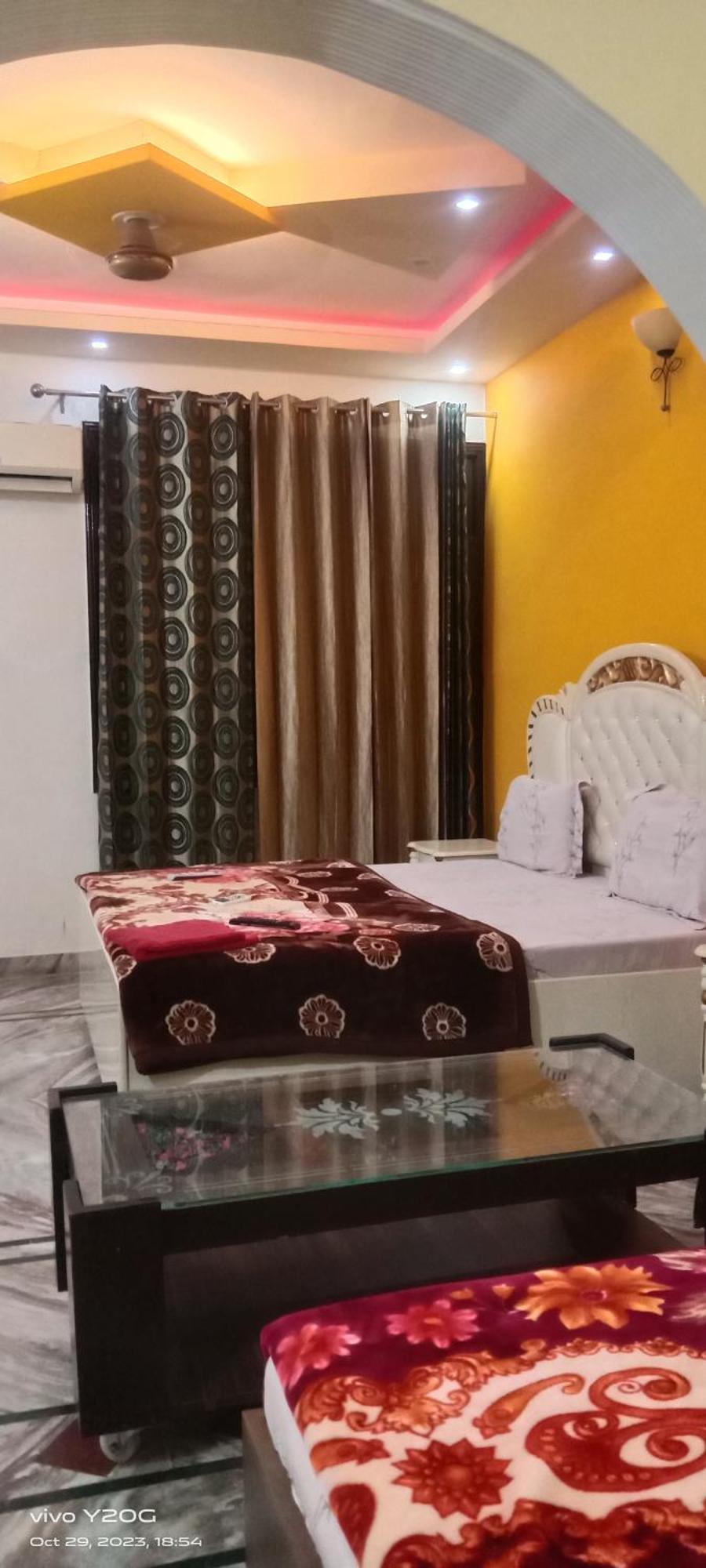 S4 Home Stay -5 Mint From Golden Temple Амритсар Екстериор снимка