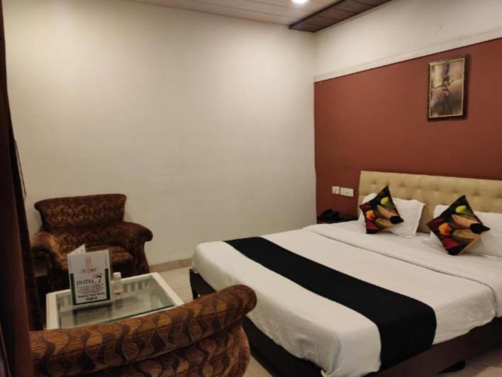 S4 Home Stay -5 Mint From Golden Temple Амритсар Екстериор снимка