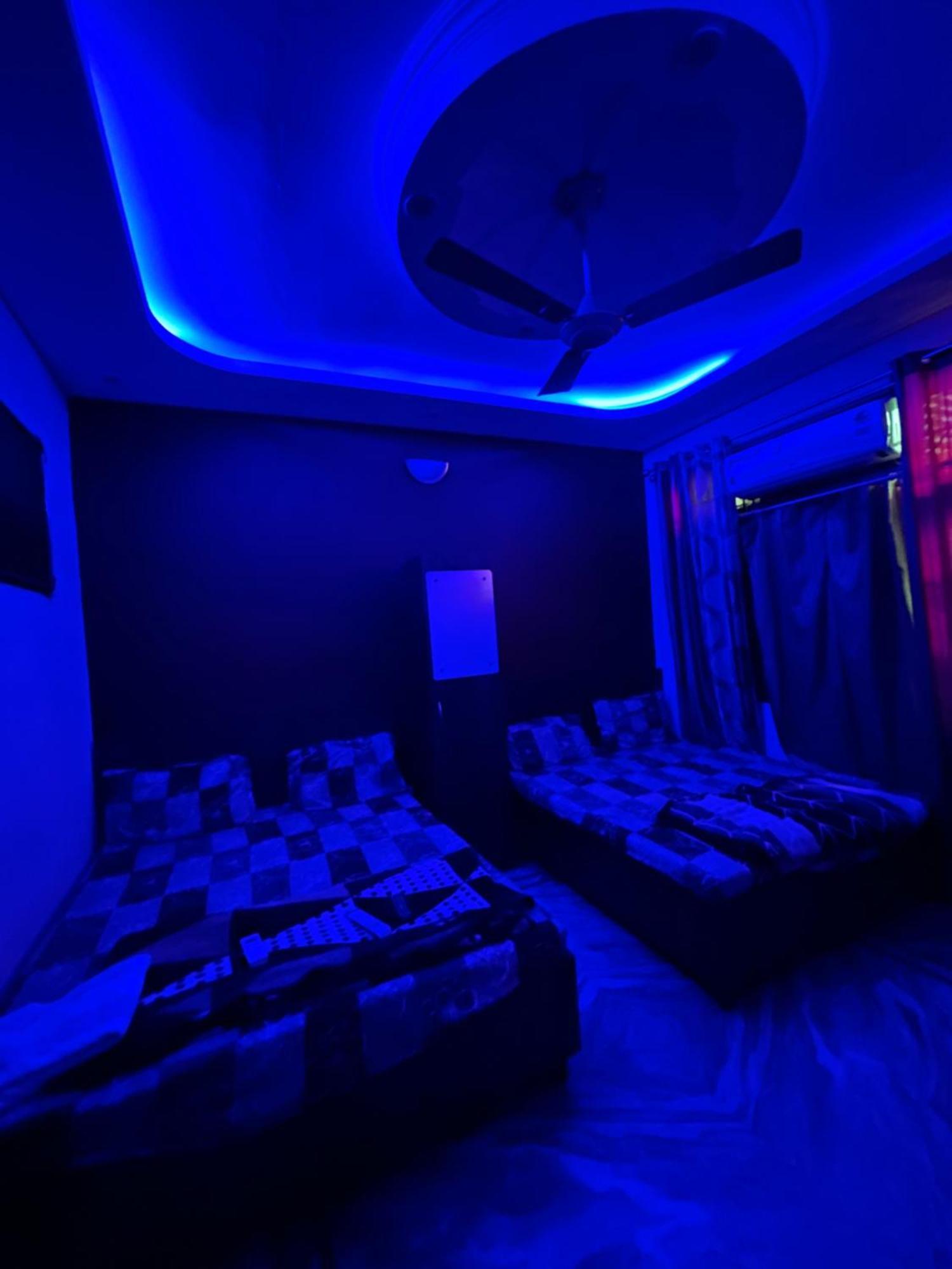 S4 Home Stay -5 Mint From Golden Temple Амритсар Екстериор снимка
