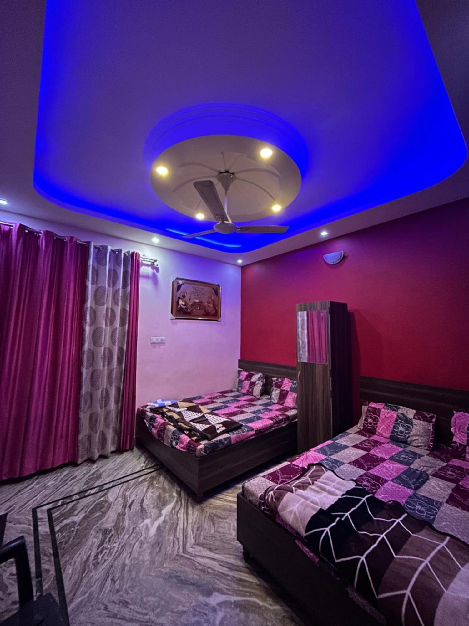 S4 Home Stay -5 Mint From Golden Temple Амритсар Екстериор снимка