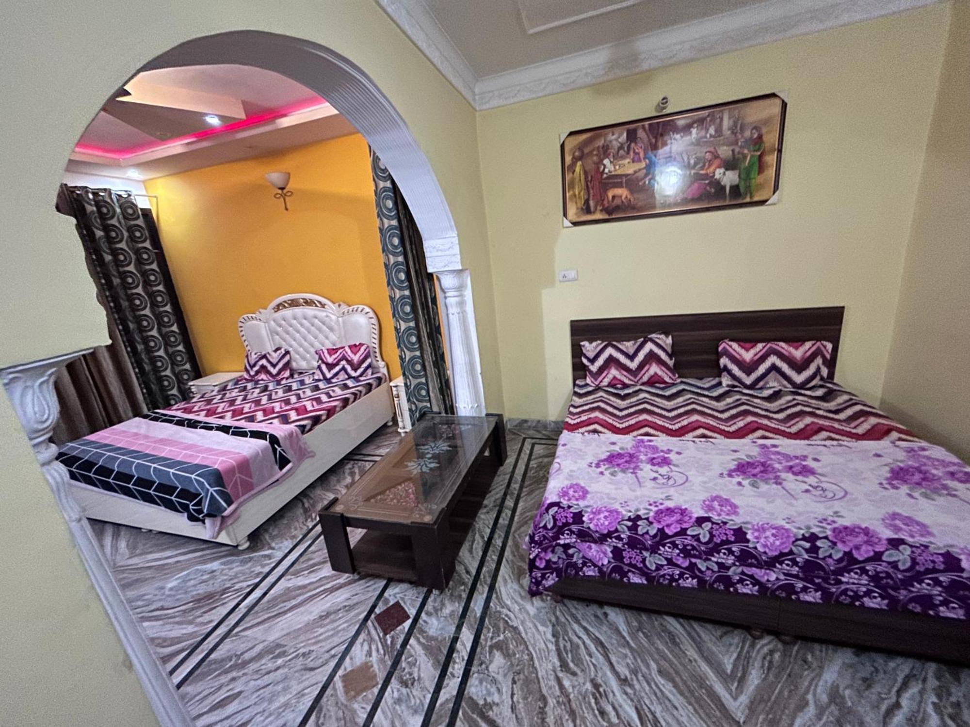 S4 Home Stay -5 Mint From Golden Temple Амритсар Екстериор снимка